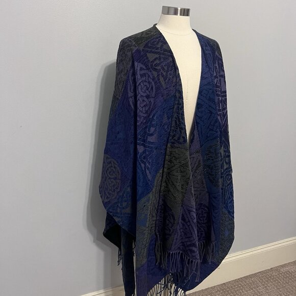 Aran Sweater Market Ireland Celtic Ruana Shawl Wrap Cape Wool Blend One Size - Picture 6 of 10